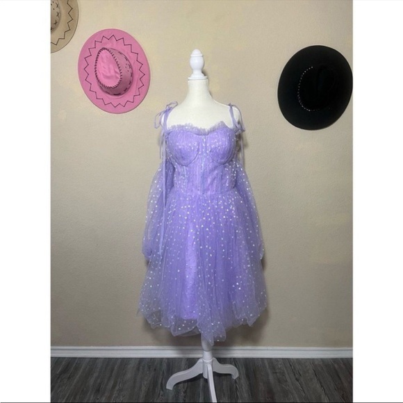 Women’s short long sleeve tulle dress with hearts - Picture 2 of 3